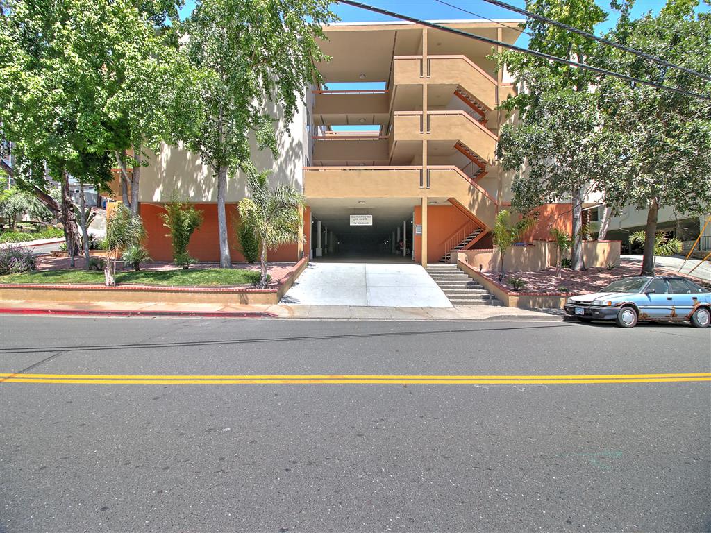 Belmont Square photo 5